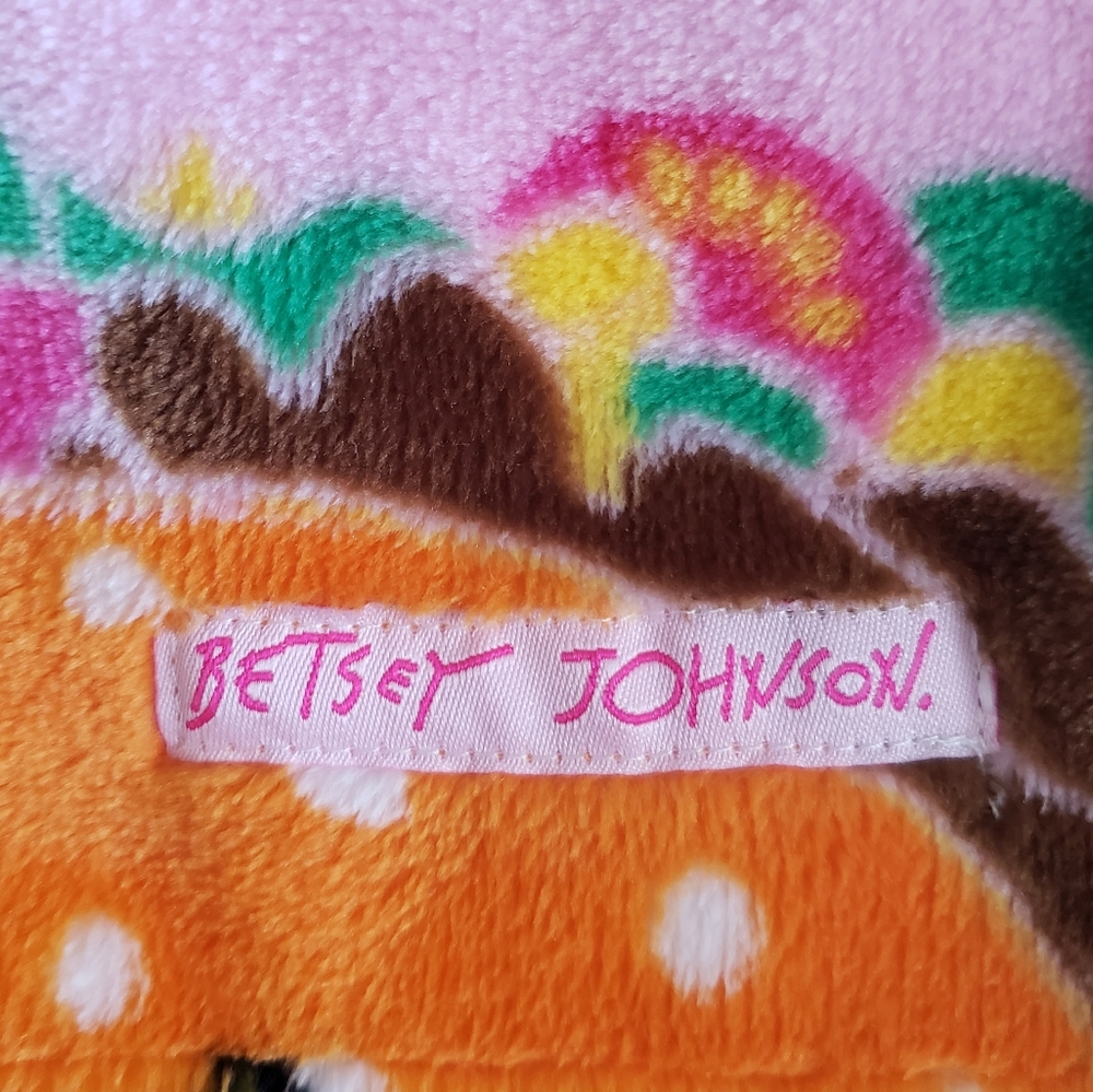 Betsey Johnson Taco, Chili & Hot Sauce Pink Throw Blanket 50x60 NWT - Picture 3 of 11